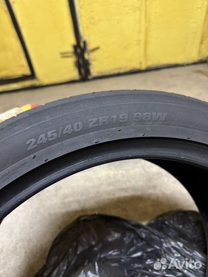 Kumho Solus TA51 245/40 R19