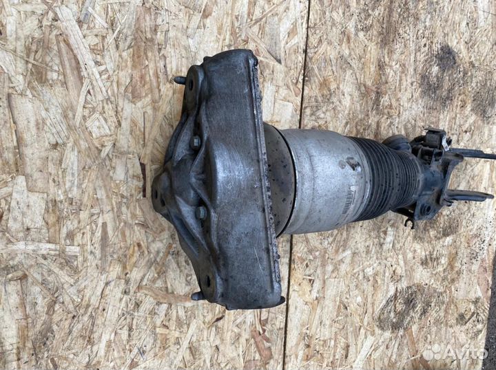 Пневмостойка передняя левая Porsche Cayenne 955