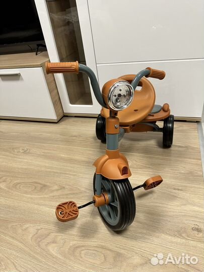 Детский велосипед трех колесный