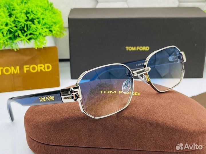 Солнцезащитные очки Tom Ford Новинка