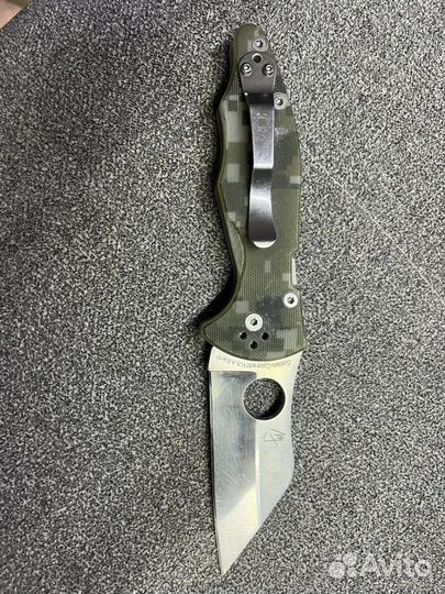 Нож spyderco