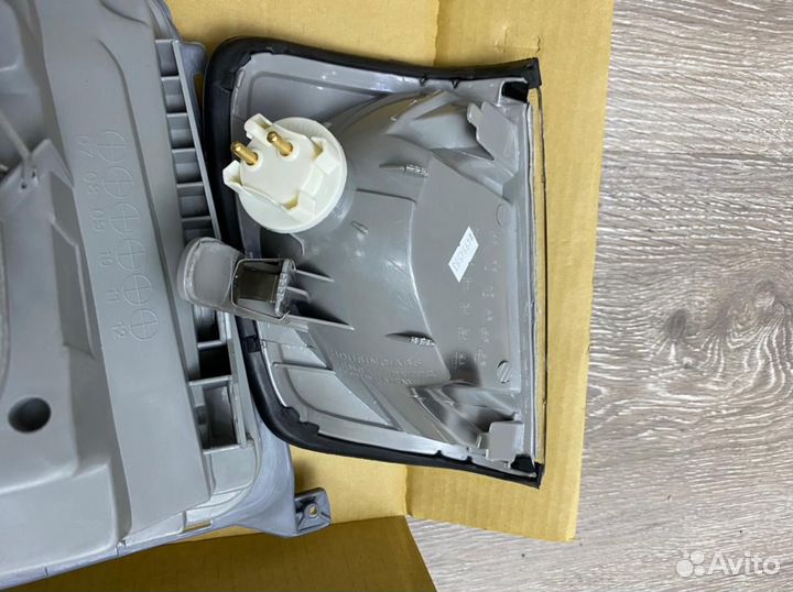 Указатель поворотник Mercedes E W124 Мерседес Е В1