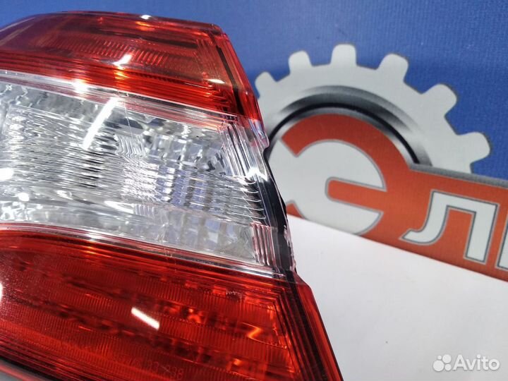 Фонарь левый внешний Camry 70