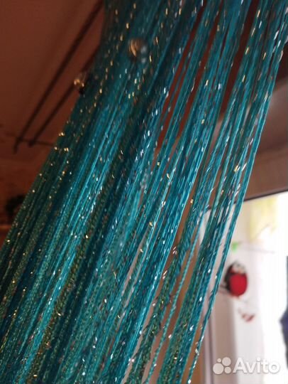 Блестящие нитяные шторы с шариками