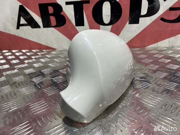 Корпус зеркала левый Volkswagen Passat B6