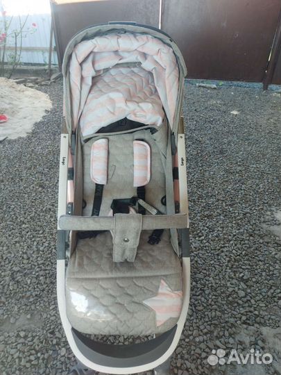 Прогулочная коляска