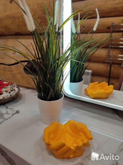 Изделия из гипса.Ладони