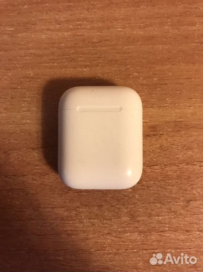 AirPods 1 поколения