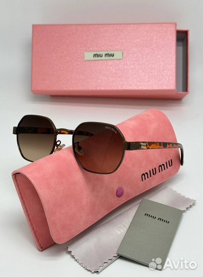 Солнцезащитные очки женские Miu Miu