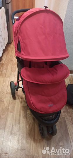 Прогулочная коляска