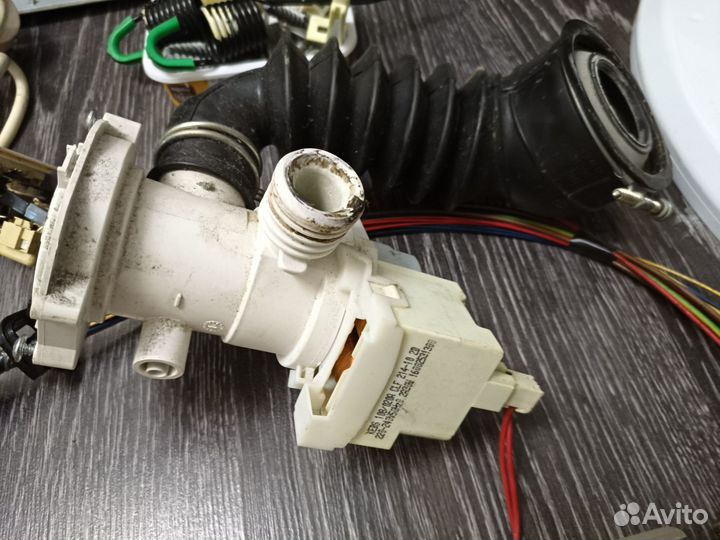 Стиральная машина Indesit PWE 81487 S(RU) запчасти