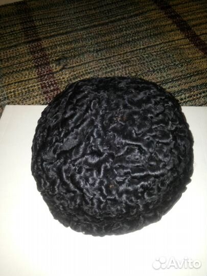 Шапки из каракуля и воротники