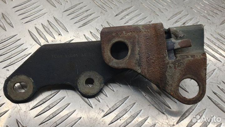 Петля капота Mazda Tribute внедорожник 2 2002