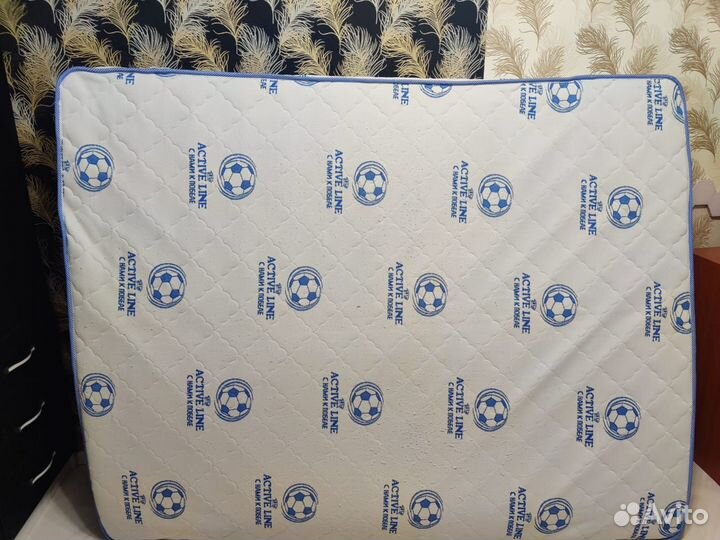 Продам матрас 160 200