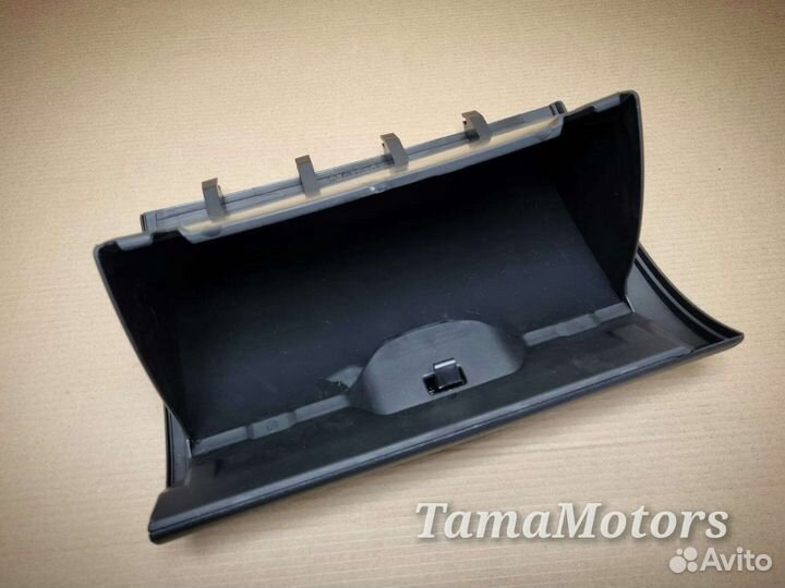 Бардачек Лада Гранта (вещевой ящик)