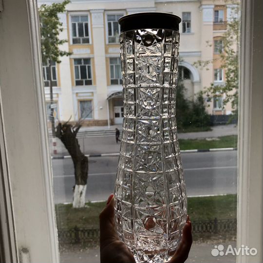 Хрустальная ваза с серебряным ободком