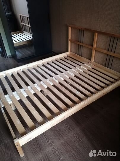 Кровать двухспальная с матрасом 160 200