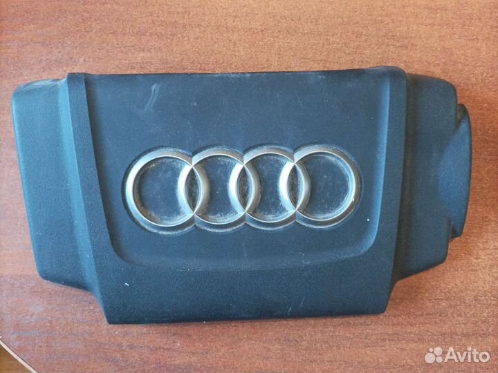 Декоративная накладка двигателя ауди