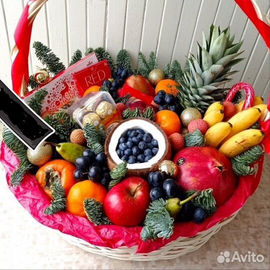 Корзины с фруктами подарочные