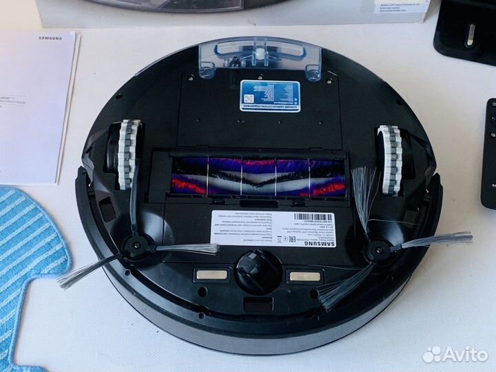 Робот-пылесос Samsung VR05R5050WK