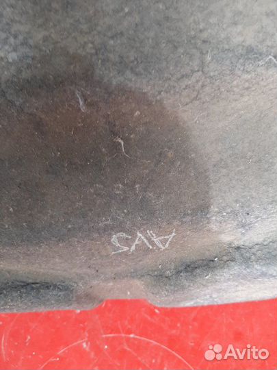 Обшивка крышки багажника Toyota Avensis