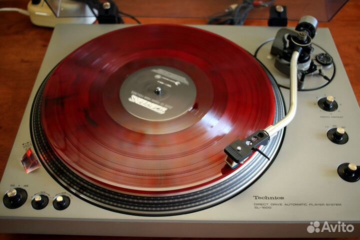 Виниловый проигрыватель Technics SL-1600