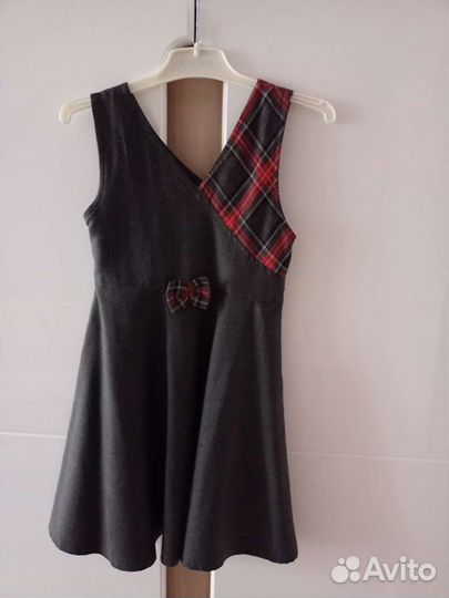 Школьная форма: сарафан,жилетка, юбка