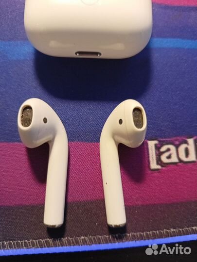 Apple AirPods 2
