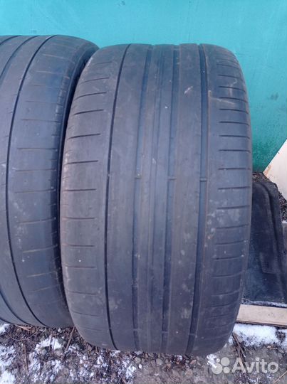 Pirelli P Zero PZ4 275/40 R21 и 315/35 R21 111Y