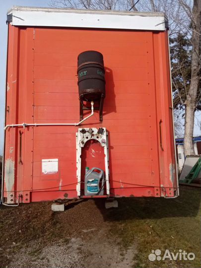 На полуприцеп продается тент