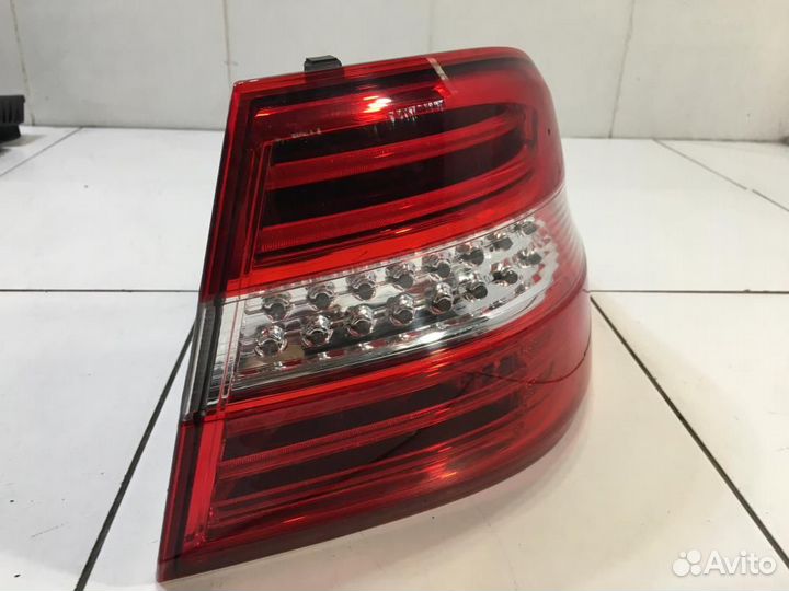 Фонарь задний наружный правый Mercedes-Benz M-Clas