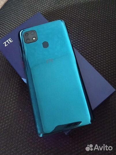 Телефон ZTE Blade 20 smart