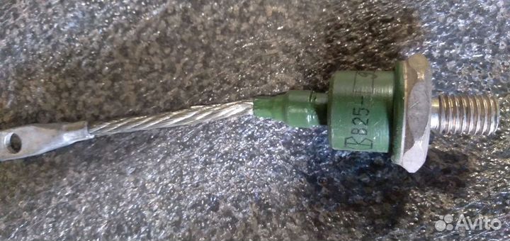 Тиристор Т15-250-9