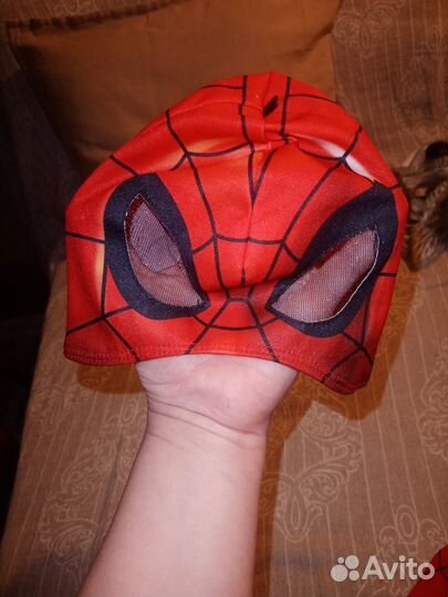 Маска человека паука с перчаткой