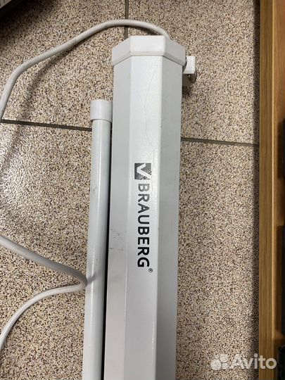 Экран проекционный настенный (180x240 см), матовый