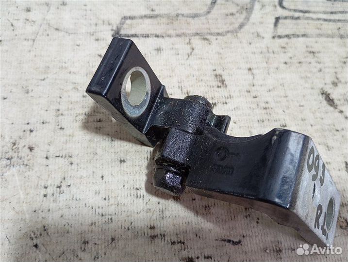 Петля двери верхняя задняя левая Volkswagen Touran