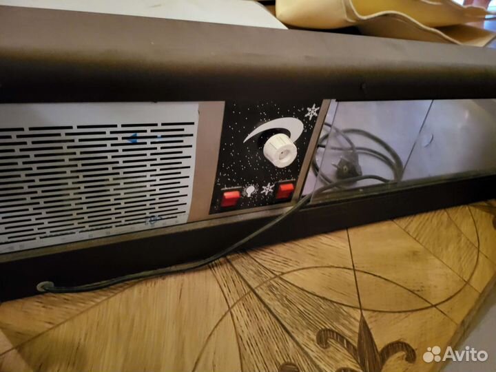 Настольная холодильная витрина carboma