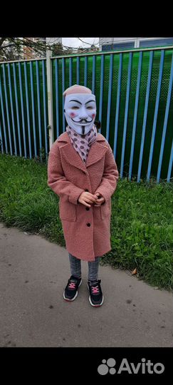 Пальто на девочку 128