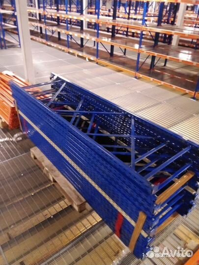 Стеллаж полочный