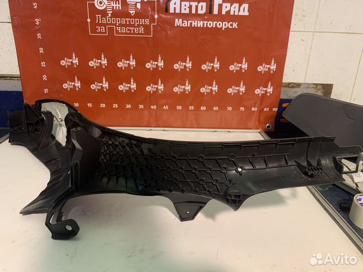 Skoda Octavia Обшивка стойки правая задняя