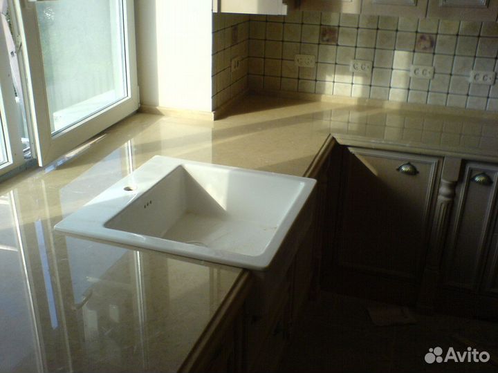 Столешница для кухни черная, из камня