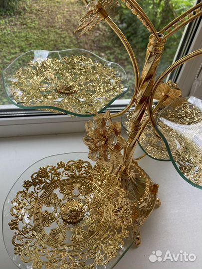 Конфетница на ножке