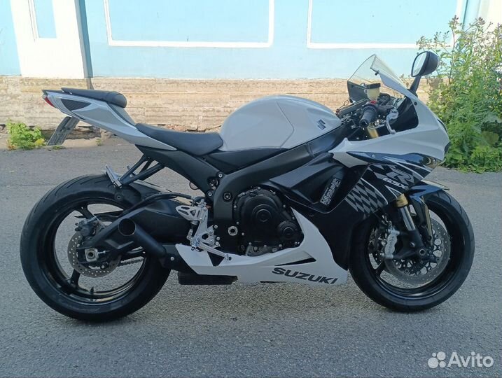 Suzuki GSX-R 750 L2