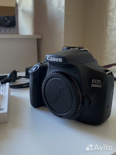Canon eos 2000D kit