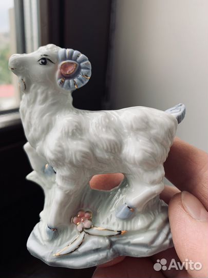 Фарфоровые статуэтки