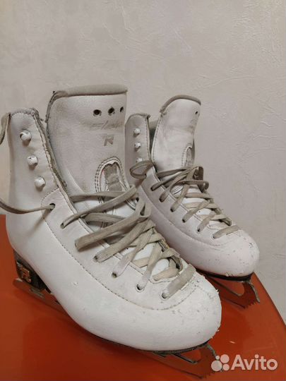 Коньки Risport electra light c лезвием legacy8