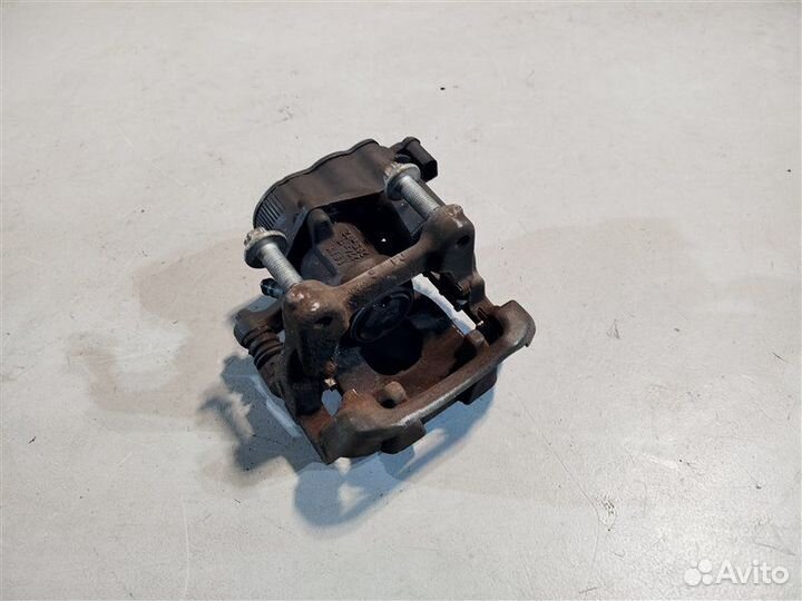 Суппорт задний левый Mercedes Cla-Class W118 M282