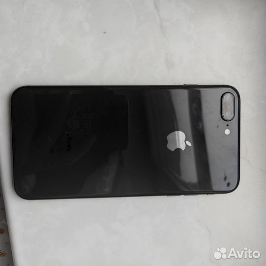 iPhone 8 Plus, 64 ГБ