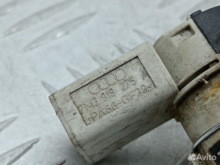 Датчик парктроника seat Alhambra рест. 2004