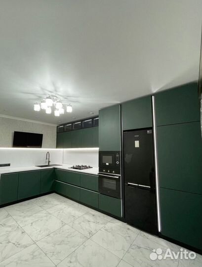 Бюджетная угловая кухня